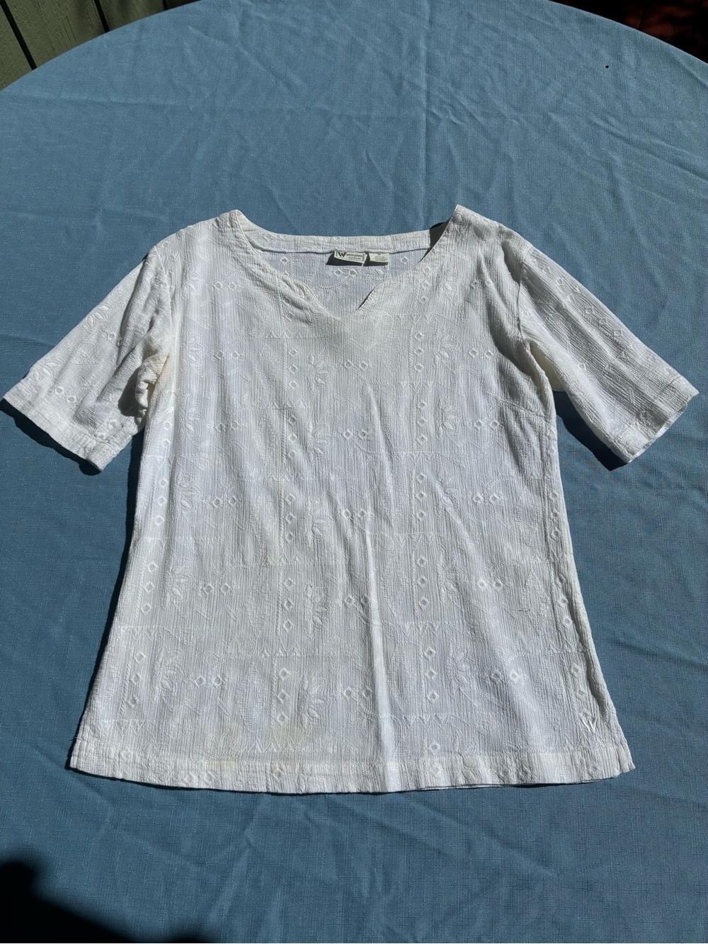 White Sierra Women's White Embossed V-Neck Short-Sleeve Top